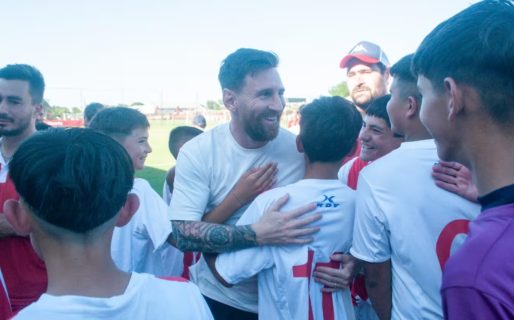 “El sueño de todos”: la felicidad de los juveniles de Unión de Santa Fe al cruzarse con Lionel Messi