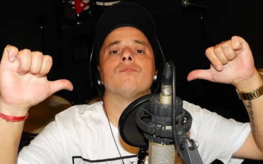 Mensajes, ofertas laborales y violencia: los detalles de la denuncia por abuso sexual contra el Dipy