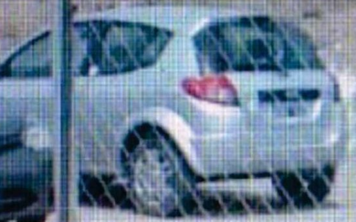 Le robaron el auto que estaba estacionado frente a su casa