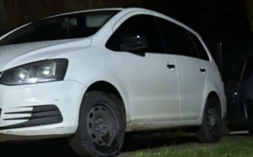 En plena tarde le robaron su auto de la vereda en zona norte