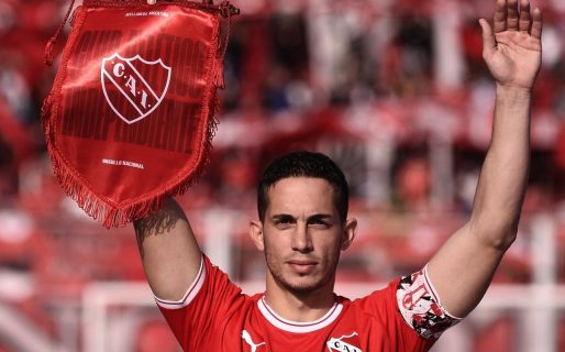 Al capitán de Independiente le gritaron en la calle y respondió a las trompadas