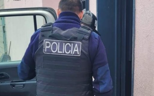 Le robó el celular a un chofer de Uber pero el conductor lo detuvo