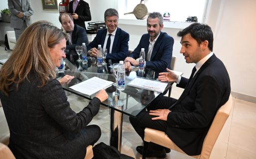 Torres firmó acuerdo para avanzar en la construcción del Parque Eólico más grande del país