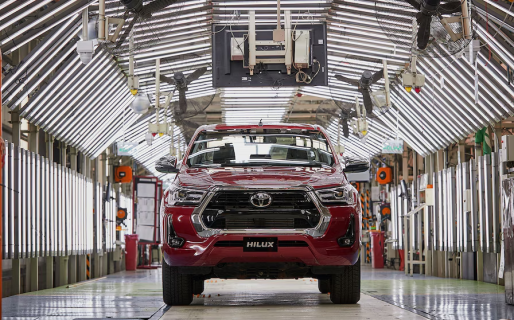 Fin del Impuesto PAIS: Dos automotrices anunciaron baja de precios de sus autos desde el lunes