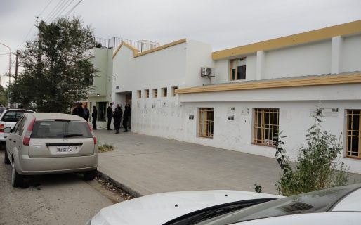 Robó y atacó a piedrazos a dos adolescentes y pasará un mes en prisión