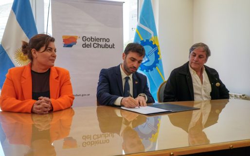 Hidrógeno Verde: Torres encabezó la firma de un importante convenio para la transición energética de Chubut