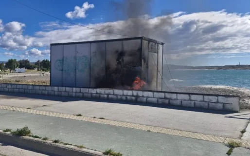 Se incendió una casilla de guardavidas por un cortocircuito