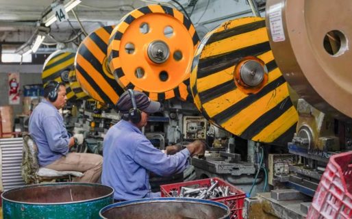 La industria creció por tercer mes consecutivo, pero los empresarios advierten que las ventas siguen en baja