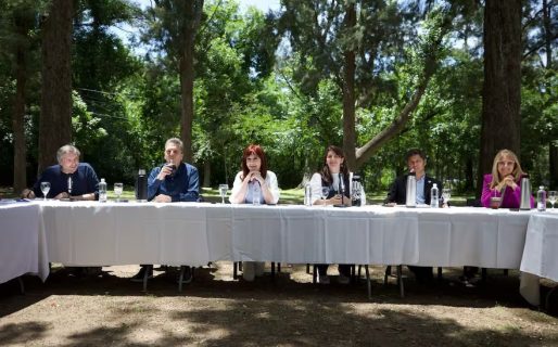 Cristina Kirchner, Axel Kicillof y Sergio Massa envían por primera vez una señal de unidad desde la derrota electoral