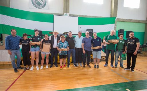 A cien años de su existencia el Club Petroquímica recibió aporte para la Obra: Gimnasio Centenario