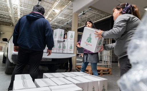 Entregaron más de 5000 cajas navideñas en los barrios de Comodoro