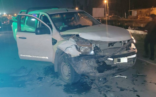 Dos camionetas chocaron de frente en Ruta 3