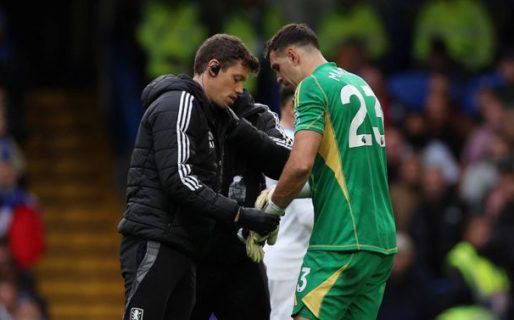 Malas noticias: Dibu Martínez salió lesionado en la derrota de Aston Villa ante Chelsea