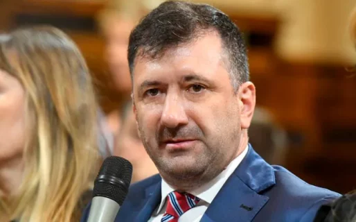 Kueider presentó un recurso de amparo y busca ser restituido en su cargo