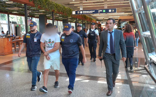 Cuáles son los delitos que podrían motivar la expulsión de extranjeros