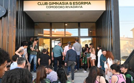 Gimnasia inauguró su fitcenter con vista al mar