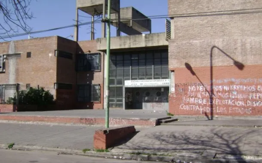 Una alumna de 12 años fue a un colegio armada y con una lista de con posibles víctimas