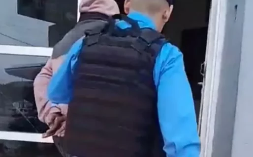 Quiso robar en un centro médico, intentó huir y fue detenido