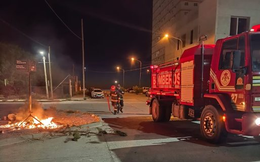 Volvieron a incendiar un iglú de basura
