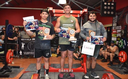 José Poblete en lo más alto del podio en el Max Effort Day II