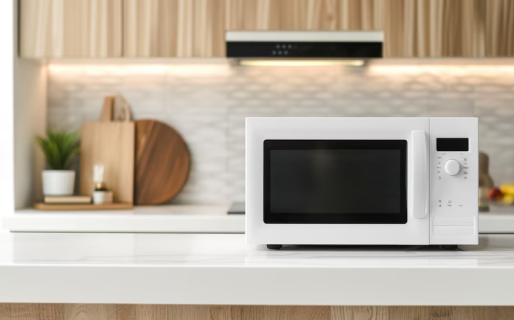 Los 8 alimentos que no deberías calentar en el microondas