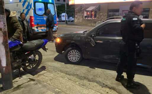 Un motociclista herido en un accidente en el centro