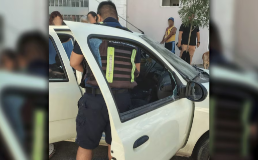 Dejaron al bebé en la camioneta y se fueron a bailar: la Policía lo rescató y la madre apareció borracha