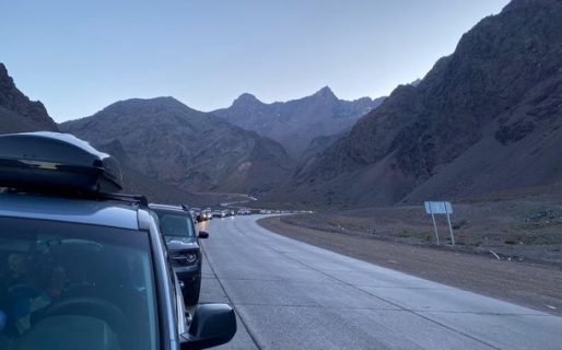 Éxodo de argentinos: demoras de hasta 10 horas para cruzar a Chile