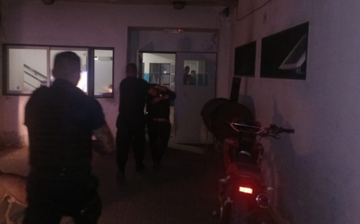 Ingresaron a robar en el patio de una vivienda pero fueron detenidos