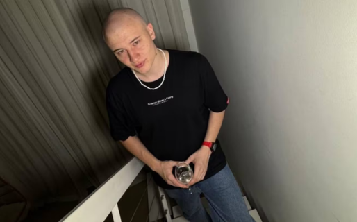 Soñaba con jugar en la Primera de Argentinos: hoy es el actor para adultos más famoso del país