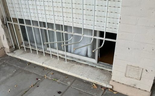 Mientras dormían, robaron en su casa y se llevaron una camioneta