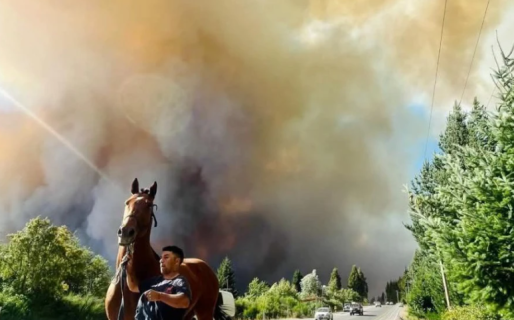 Bomberos de El Bolsón piden ayuda con alimentos y suministros para los combatientes del incendio