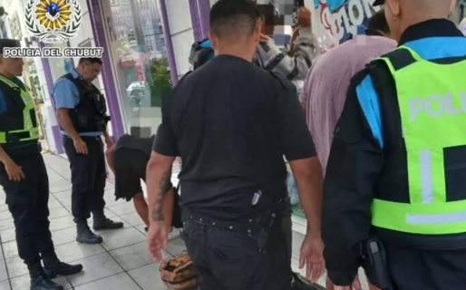 Los detuvieron usando cadenas y anillos que habían robado