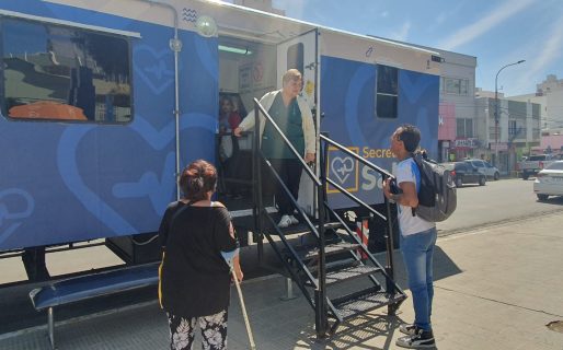 Casi 40 personas por día se atienden en el tráiler de salud municipal