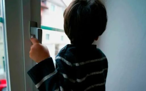 Una familia rescató a un nene abandonado en un alquiler temporario