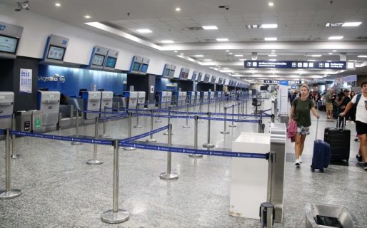 Los gremios aeronáuticos advierten que irán a un paro si el Gobierno no reactiva las negociaciones paritarias