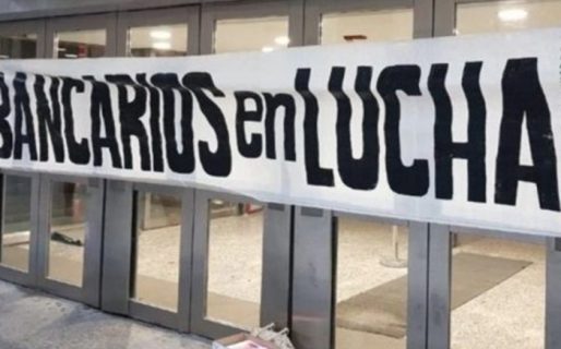 «El Banco Santa Cruz está rompiendo la paz social en Comodoro»