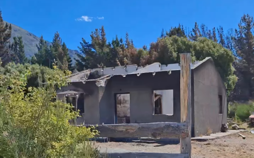 Maestras de Epuyén interrumpieron sus vacaciones para ayudar a los alumnos que perdieron todo