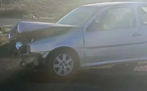 Accidente en Kilómetro 5: un conductor chocó contra un poste de Luz