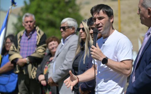 Torres abrió el ciclo lectivo 2025 y aseguró «190 días de clases»