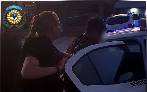 Le pegó a una mujer y el marido lo atrapó