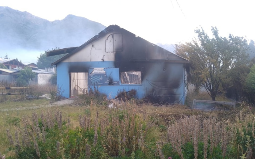 El fuego arrasó una oficina de la UNPSJB en Epuyén