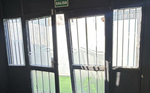 Delincuentes forzaron la puerta de un gimnasio y sustrajeron varios elementos