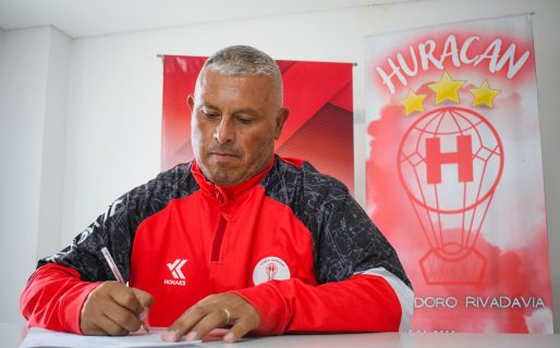 Jorge Montesino fue confirmado como nuevo DT de Huracán