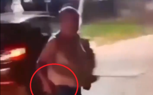 Otra vez la locura: un jubilado amenazó con un arma a un grupo de jóvenes que tiraba pirotecnia