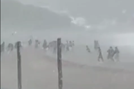 Celebraban el Año Nuevo en Puerto Pirámides y la lluvia los hizo correr