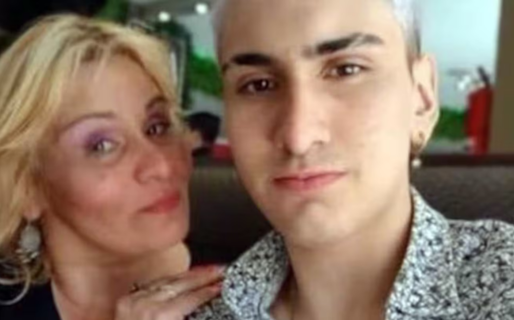 Los macabros mensajes del joven acusado de matar a su mamá para heredar una casa