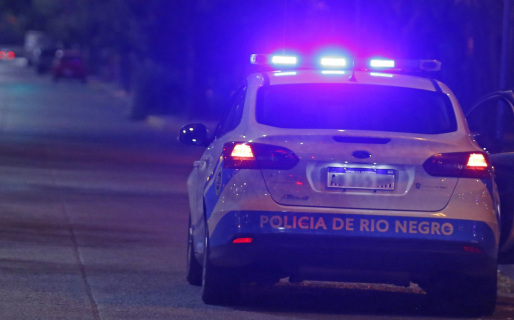 Baleó en la cabeza a un amigo de su expareja por celos