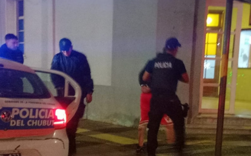 Intentó robar una rueda de auxilio y terminó detenido