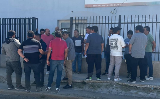 Trabajadores petroleros optan por retiros voluntarios frente a posibles despidos